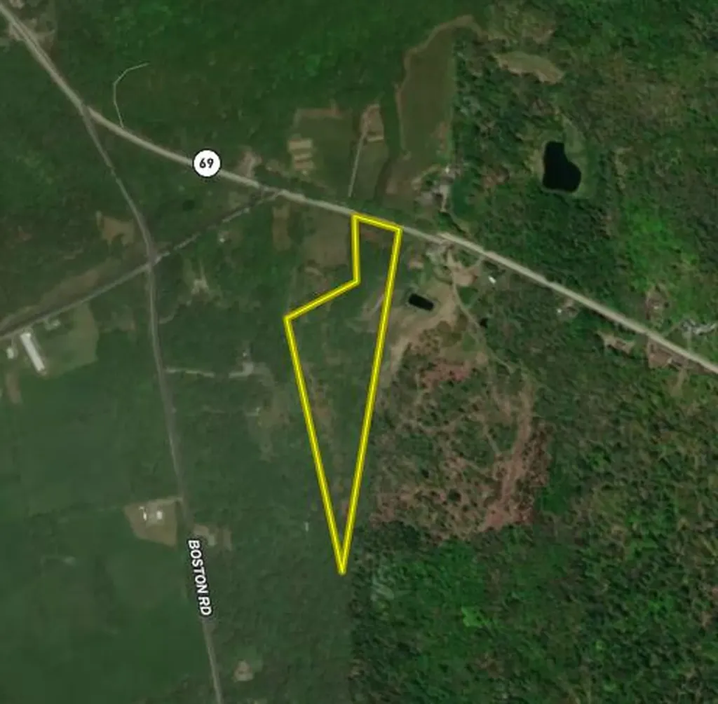 696 Lebanon Road Winterport ME 04496