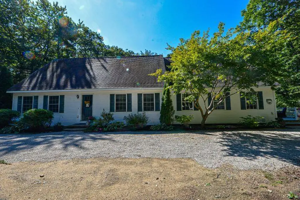 16 Dragonfly Lane Kennebunkport ME 04046
