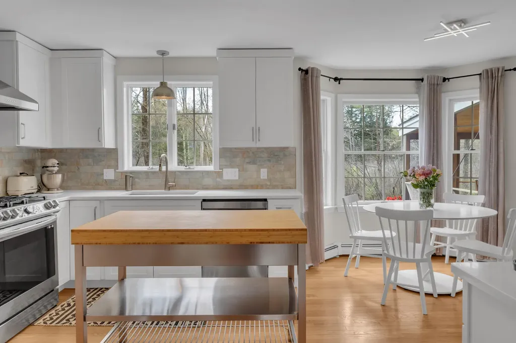 249 Oakwood Drive Yarmouth ME 04096