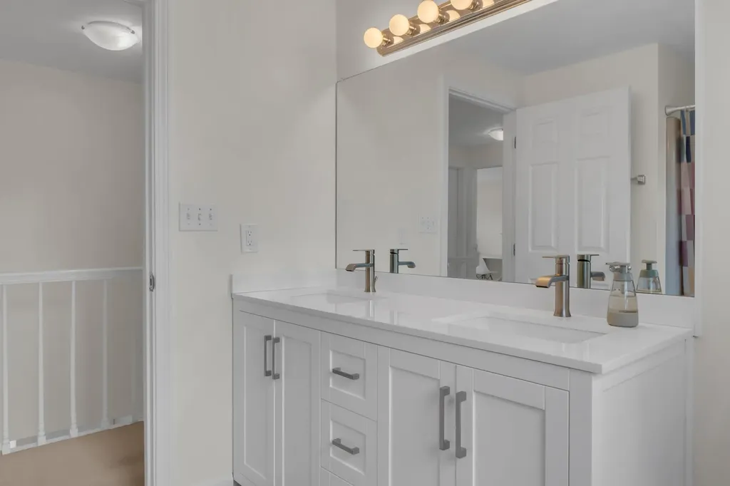 249 Oakwood Drive Yarmouth ME 04096