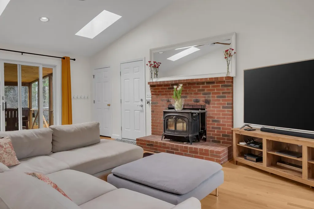 249 Oakwood Drive Yarmouth ME 04096