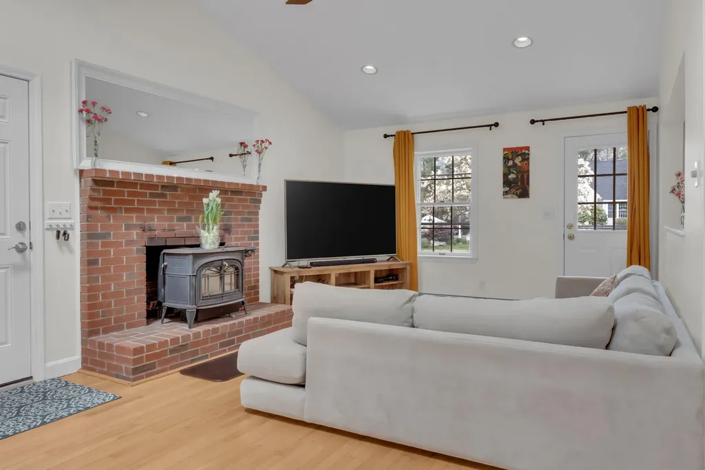 249 Oakwood Drive Yarmouth ME 04096