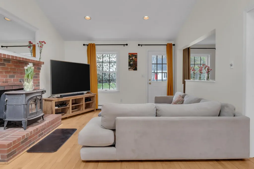 249 Oakwood Drive Yarmouth ME 04096