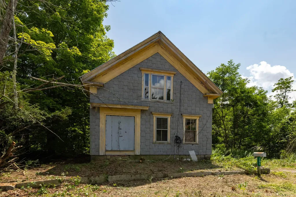 286 School Street Berwick ME 03901