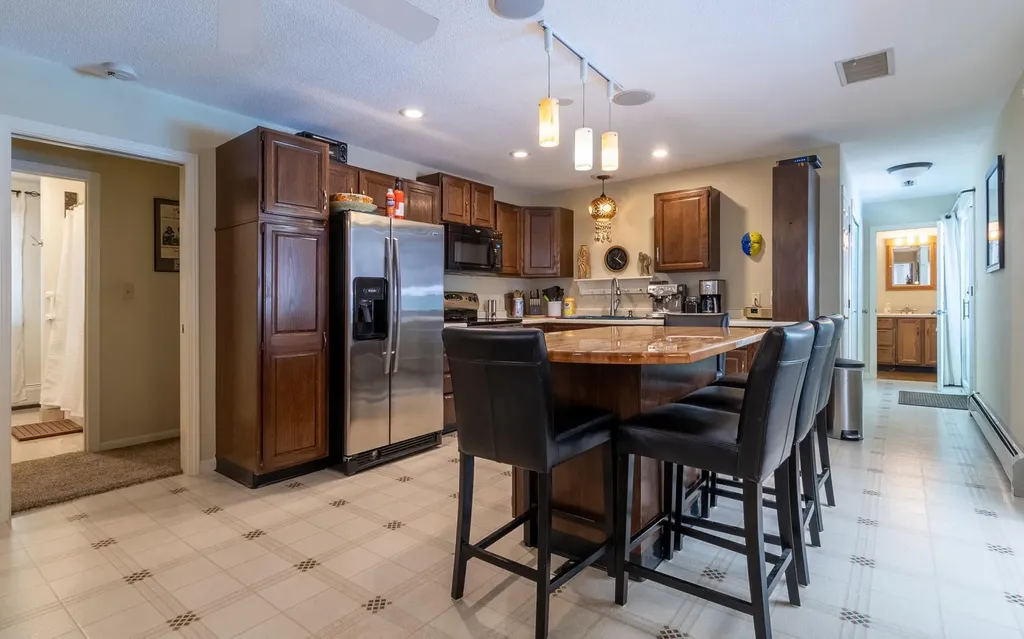 19 Brookside Drive Falmouth ME 04105