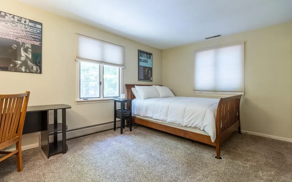 19 Brookside Drive Falmouth ME 04105