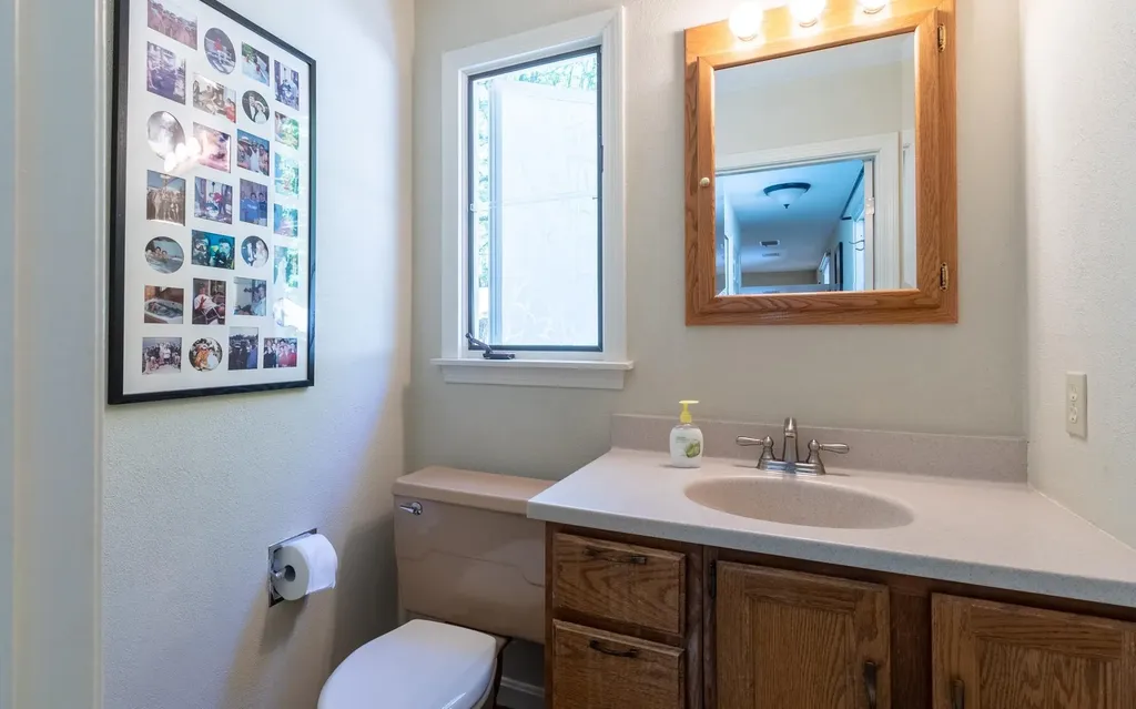19 Brookside Drive Falmouth ME 04105