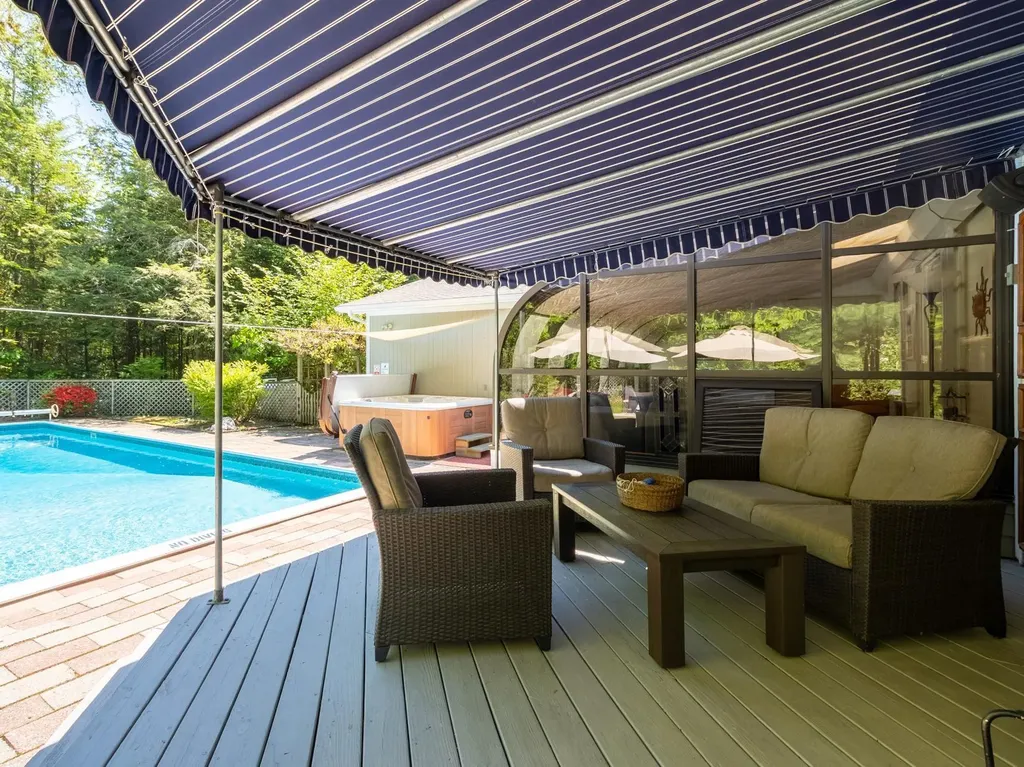 19 Brookside Drive Falmouth ME 04105