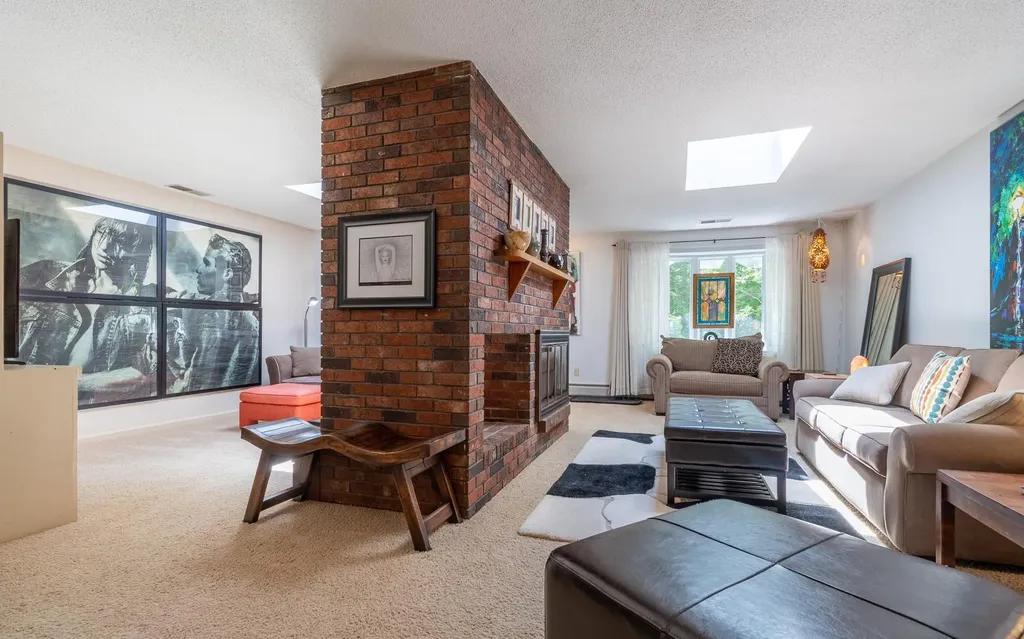 19 Brookside Drive Falmouth ME 04105