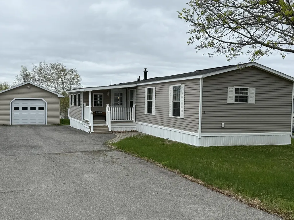 9 L Street Bangor ME 04401