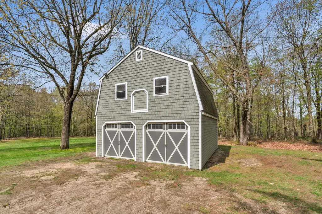 33 Lawrence Road Gray ME 04039