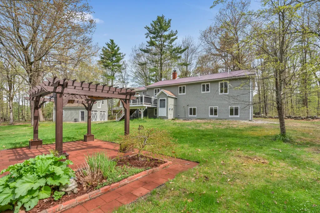 33 Lawrence Road Gray ME 04039