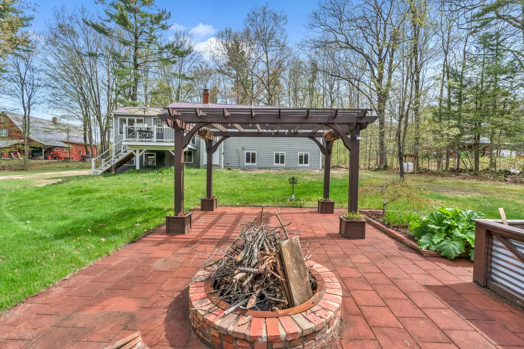 33 Lawrence Road Gray ME 04039