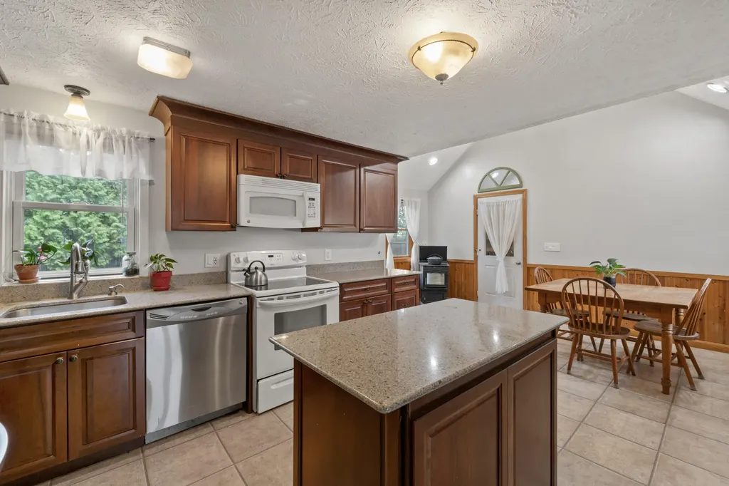 292 Hill Street Biddeford ME 04005