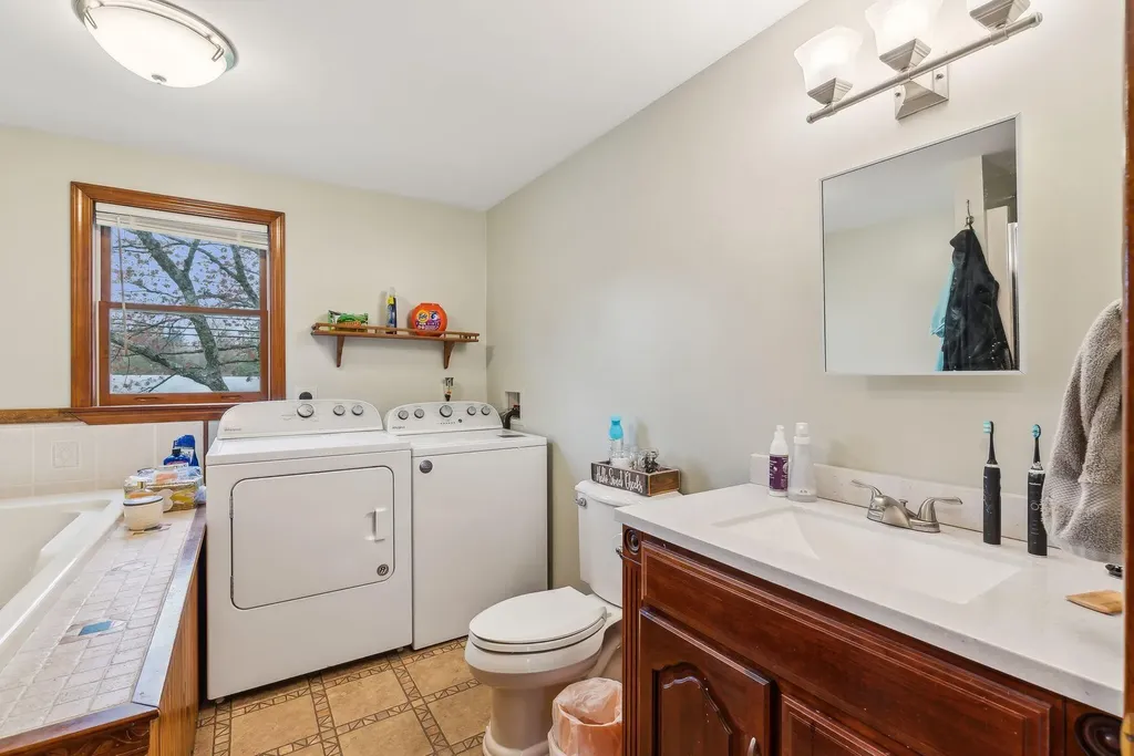 178 Bradley Street Saco ME 04072