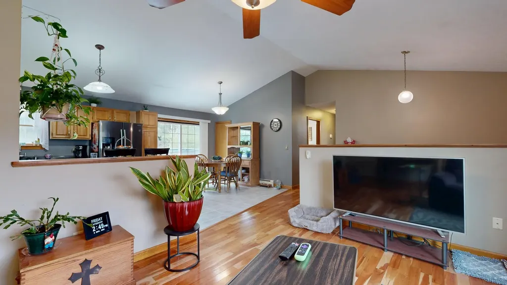 4 Venise Avenue Lewiston ME 04240