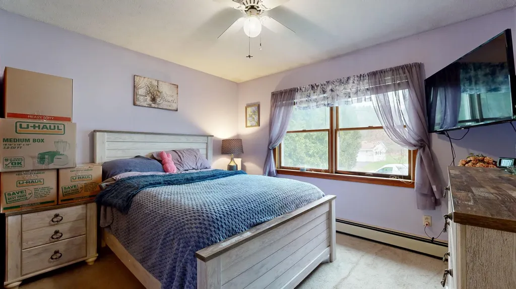 4 Venise Avenue Lewiston ME 04240