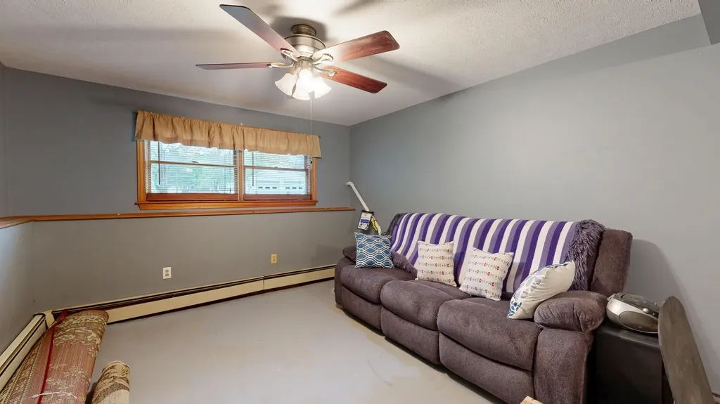 4 Venise Avenue Lewiston ME 04240