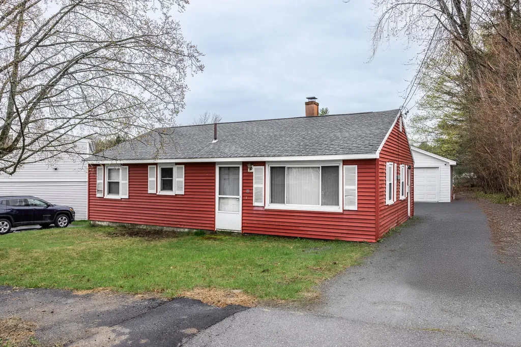 10 Nash Street Bangor ME 04401