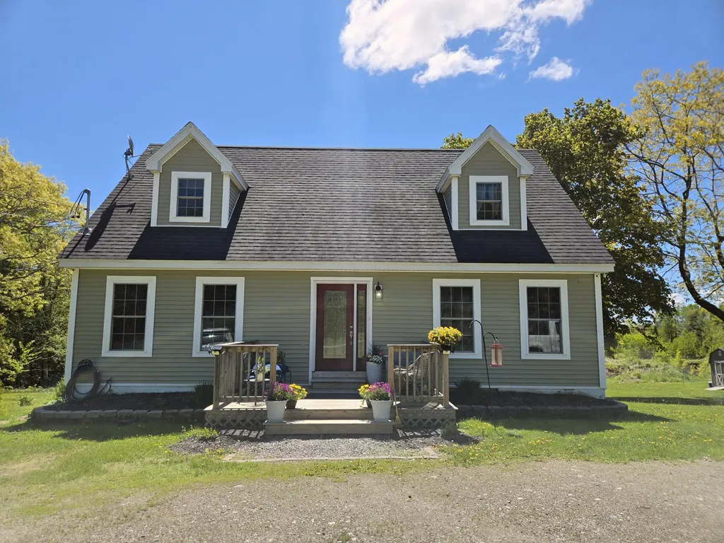 14 Twining Road Winterport ME 04496