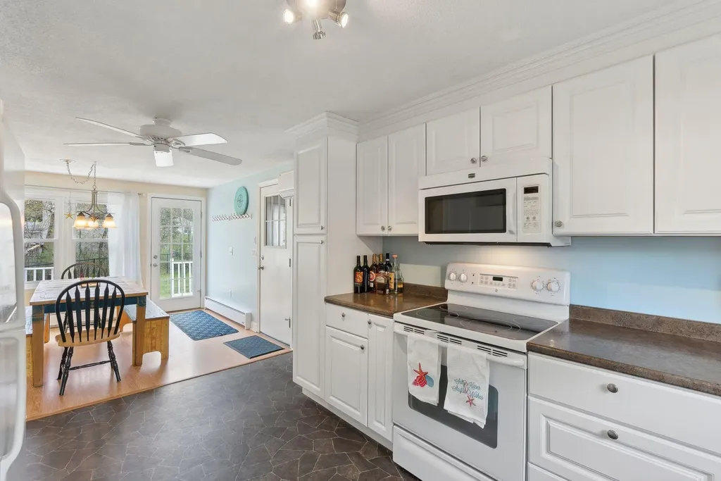 48 Woodside Drive Kennebunk ME 04043