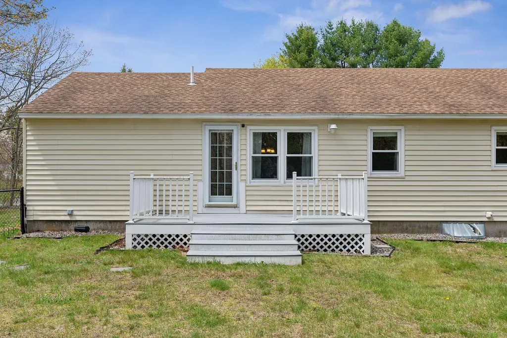 48 Woodside Drive Kennebunk ME 04043