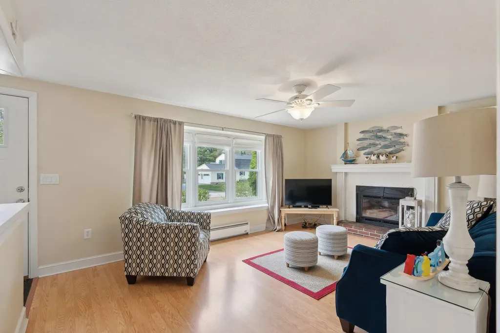 48 Woodside Drive Kennebunk ME 04043