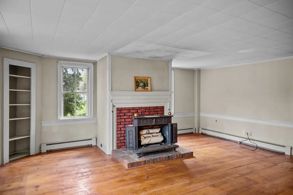 691 North Road Parsonsfield ME 04047