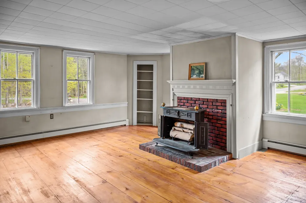 691 North Road Parsonsfield ME 04047