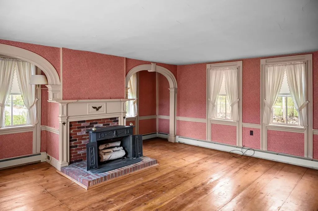 691 North Road Parsonsfield ME 04047