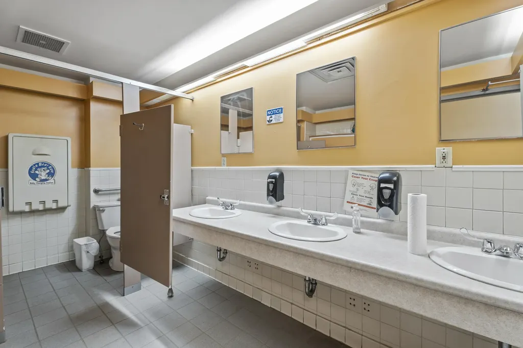 199 E Main Street Searsport ME 04974