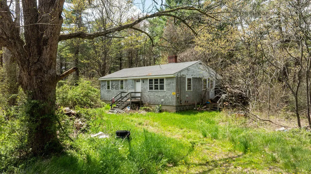 25 Bartlett Road Kittery ME 03905