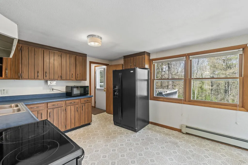 189 Beechnut Hill Road Wiscasset ME 04578