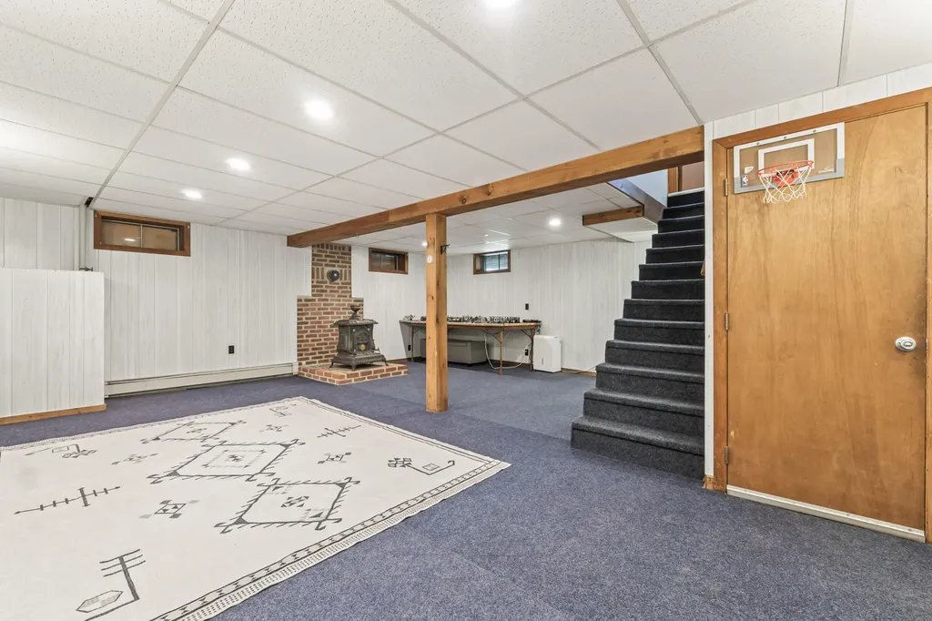 189 Beechnut Hill Road Wiscasset ME 04578