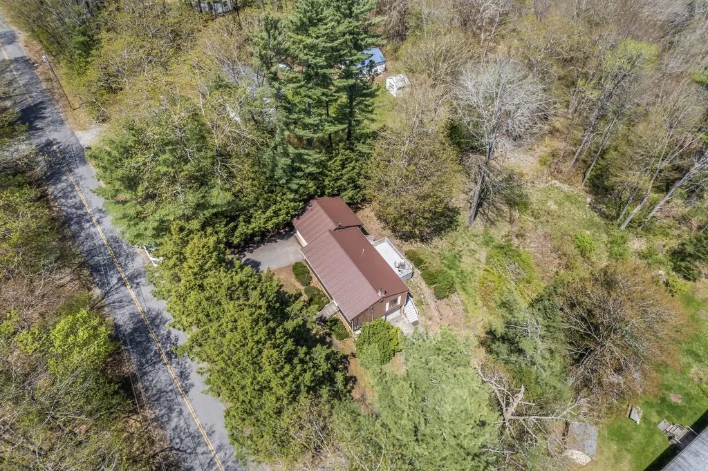 189 Beechnut Hill Road Wiscasset ME 04578