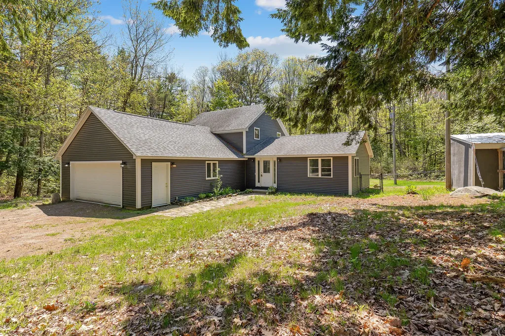36 Rideout Lane Gardiner ME 04345