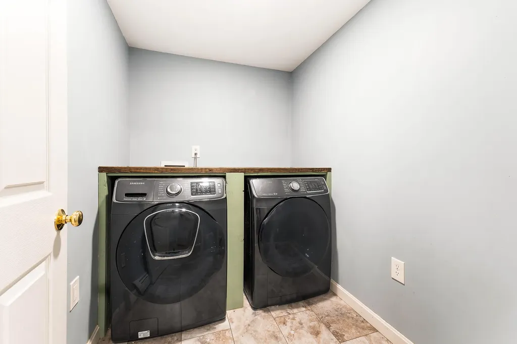 36 Rideout Lane Gardiner ME 04345