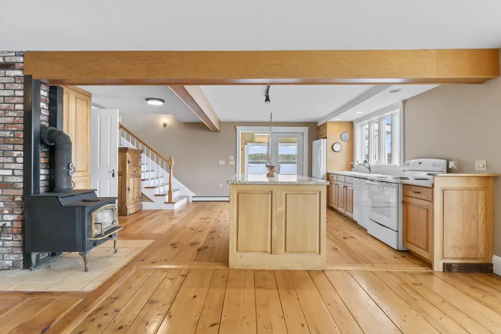 15 Church Lane Phippsburg ME 04562