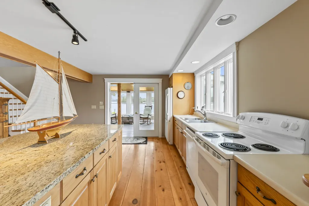 15 Church Lane Phippsburg ME 04562