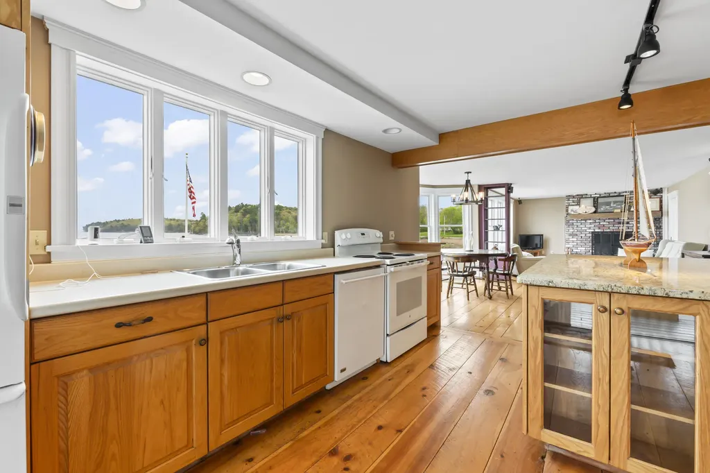 15 Church Lane Phippsburg ME 04562