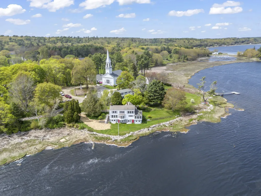 15 Church Lane Phippsburg ME 04562