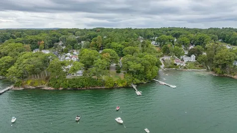 23 Amerescoggin Road Falmouth ME 04105