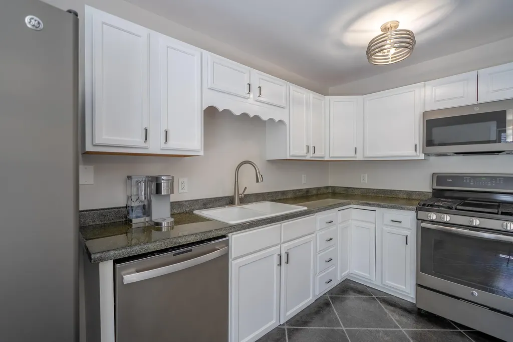 46 Silver Ridge Veazie ME 04401