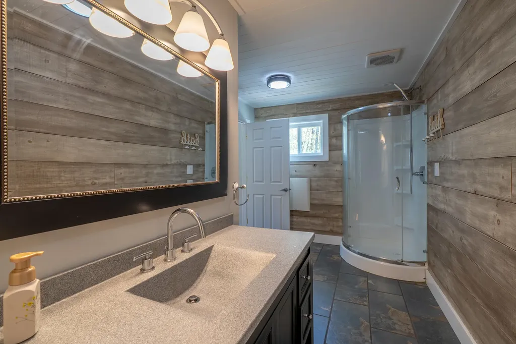 46 Silver Ridge Veazie ME 04401