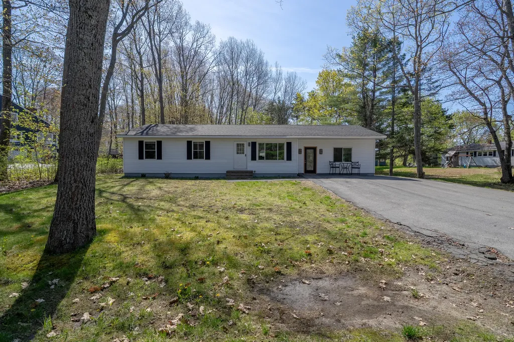 46 Silver Ridge Veazie ME 04401
