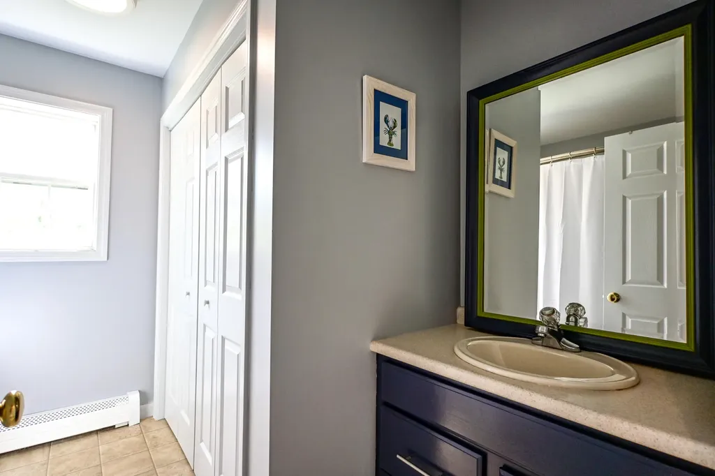25 Ireland Drive Berwick ME 03901