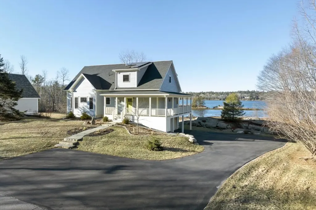 258 West Side Road Boothbay ME 04537