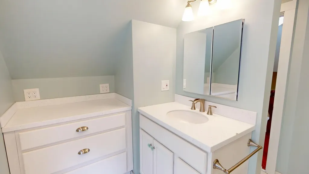 13 Old Kelley Avenue Orono ME 04473