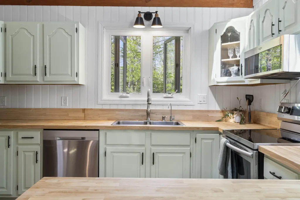 591 Eight Rod Road Augusta ME 04330