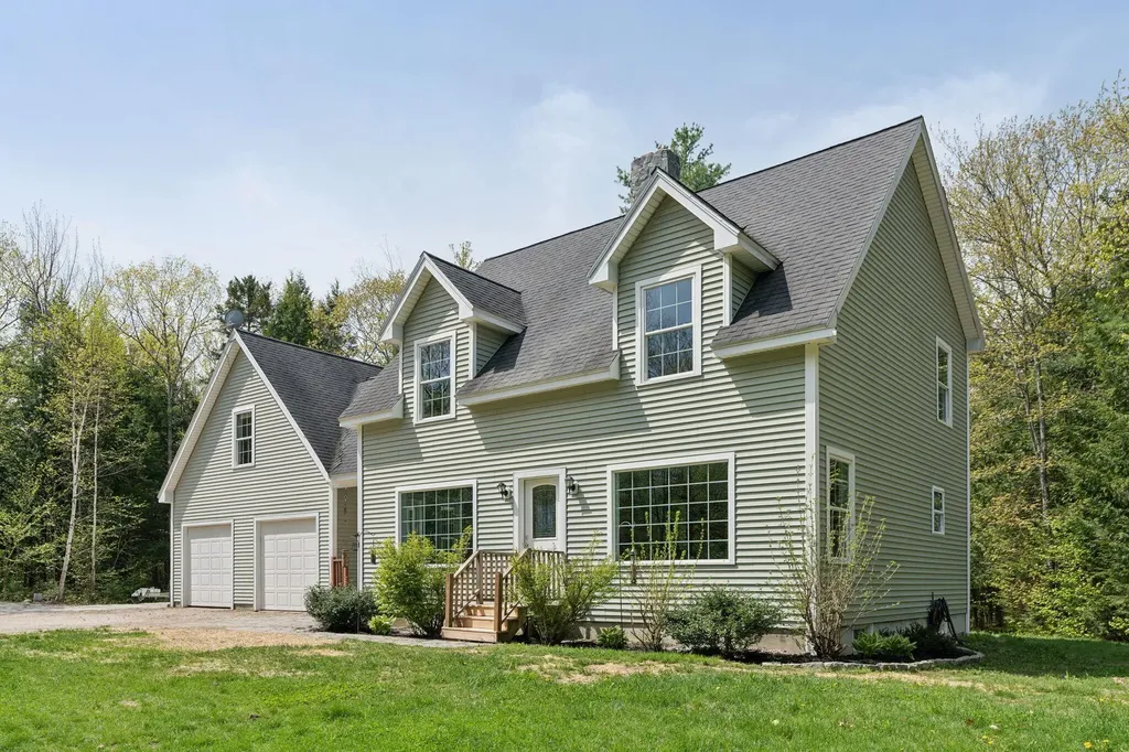 4 Caswell Road Gray ME 04039